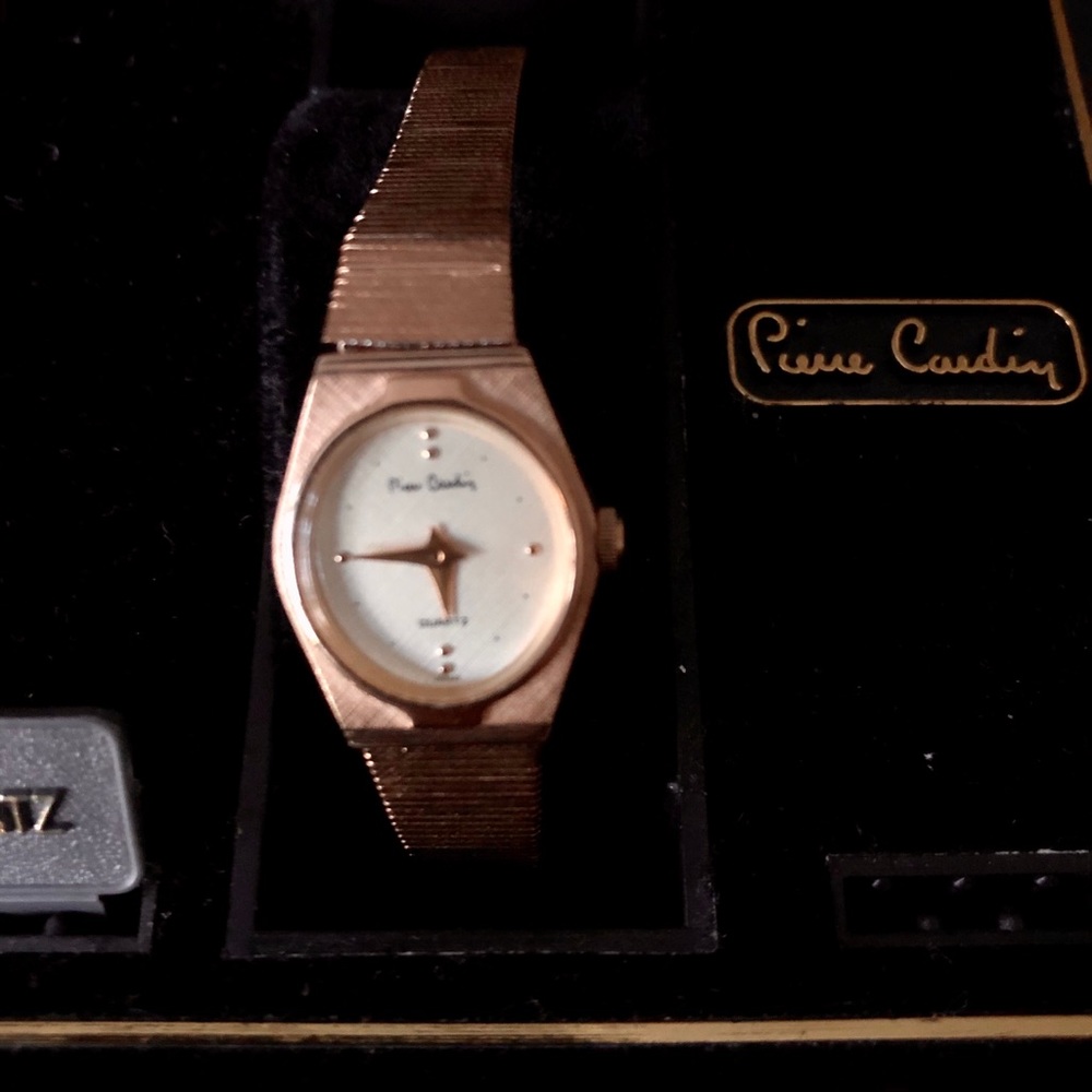 Vintage Women’s Gold Watch stainless steel back